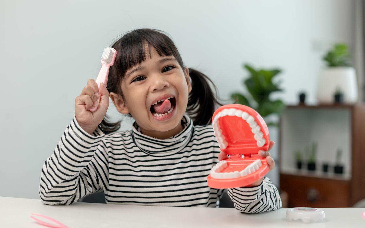 fun-ways-to-get-kids-to-brush-their-teeth-become-their-guinea-pig