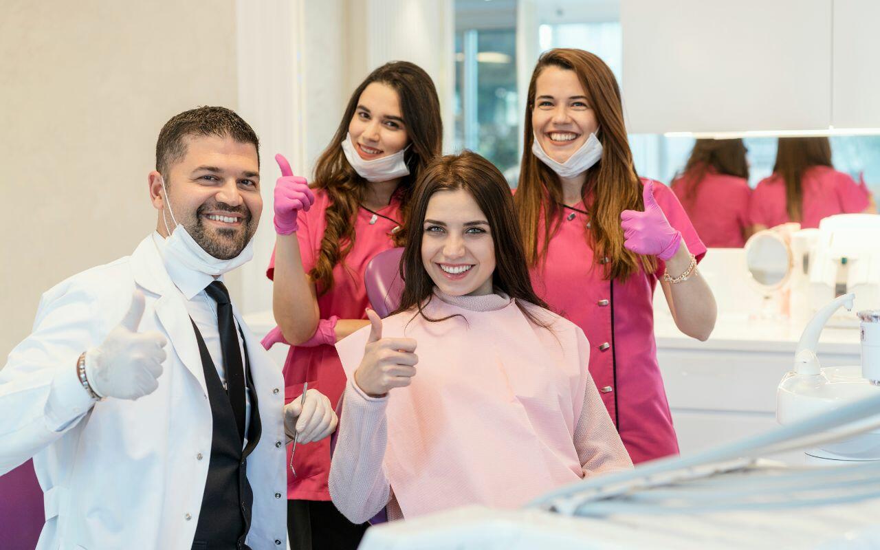 a-good-dentist-creates-a-sense-of-team