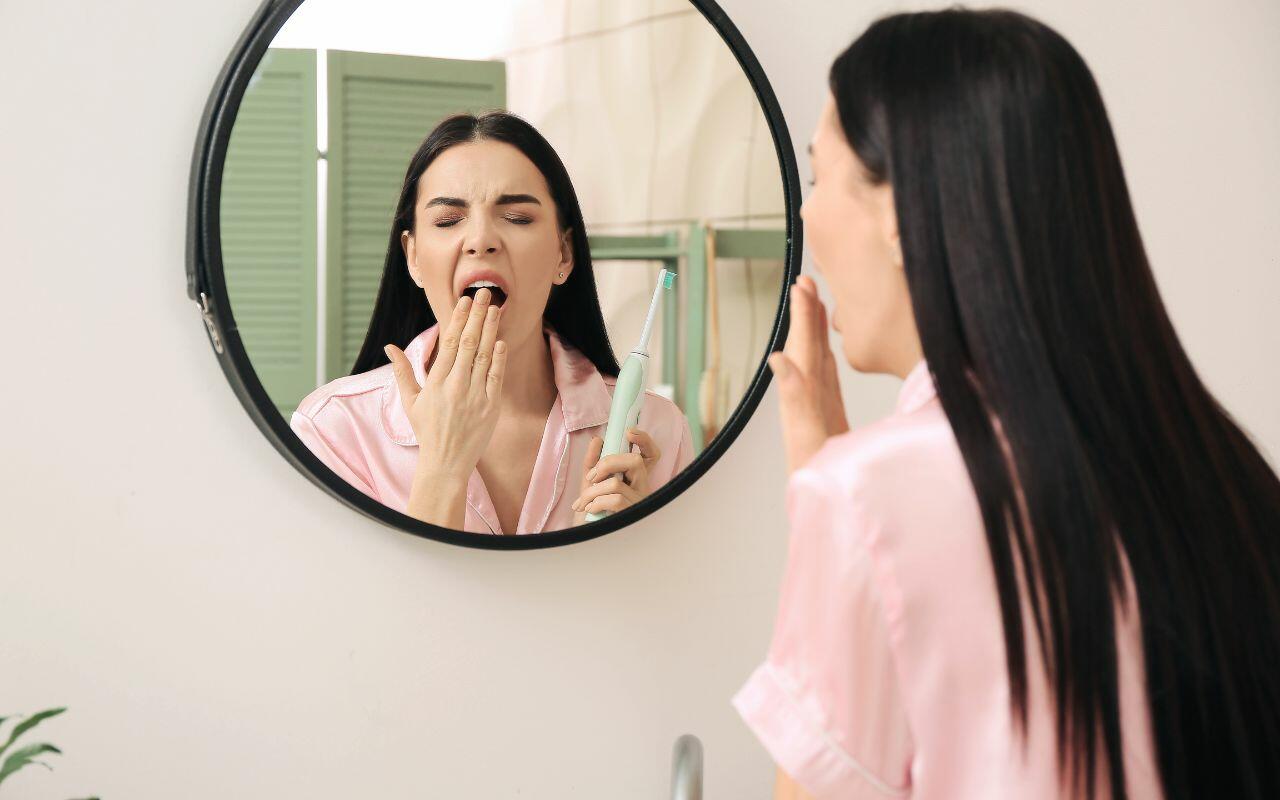 common-oral-hygiene-mistakes-to-avoid-skipping-night-brushing