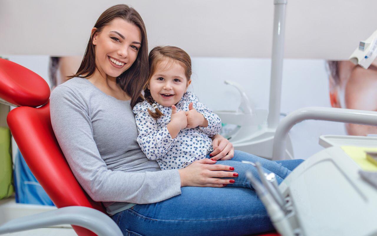 things-your-dentist-should-offer-your-child-chair-rides-in-the-dentists-chair