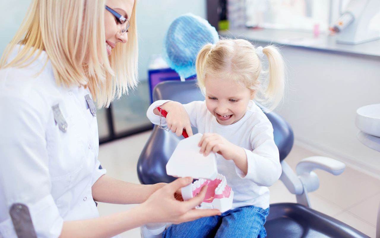 what-skill-sets-do-dental-assistants-require